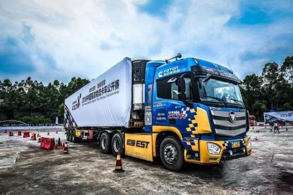 科技助力業(yè)務發(fā)展 戴姆勒新車型亮相上海冷鏈行業(yè)展